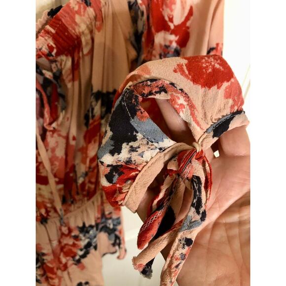 The Impeccable Pig Peach Soft Pink Floral Off Shoulder Romper Tie Front - XS - Picture 4 of 6
